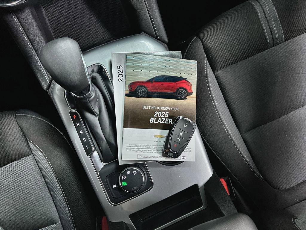 Used 2025 Chevrolet Blazer LT image 12