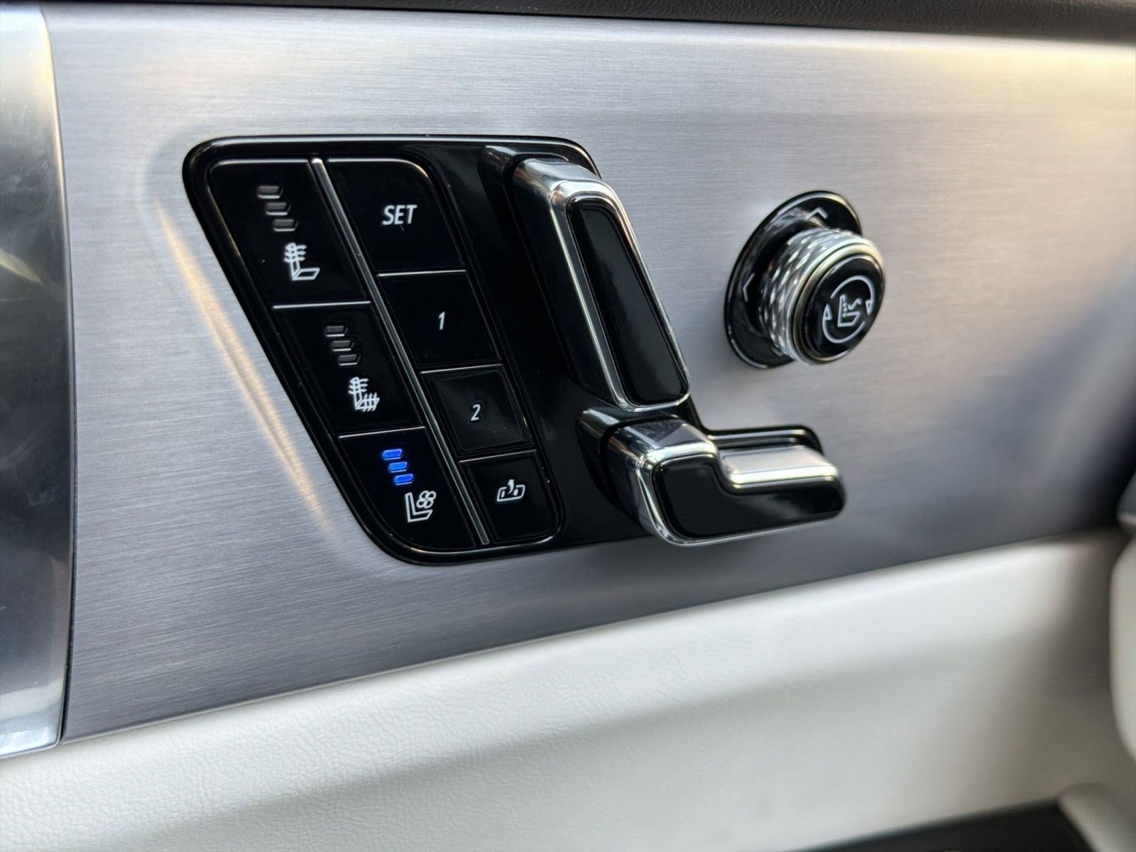 Certified 2026 Cadillac Vistiq Luxury image 21