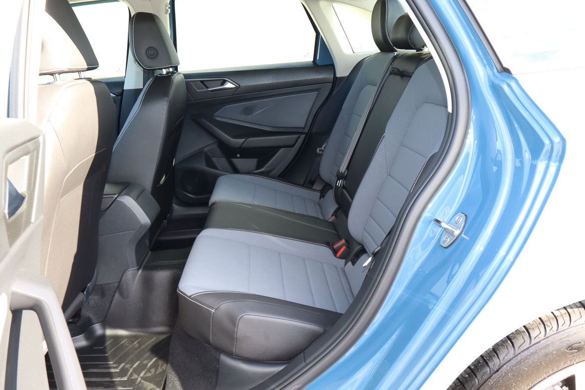 Used 2025 Volkswagen Jetta SE image 8