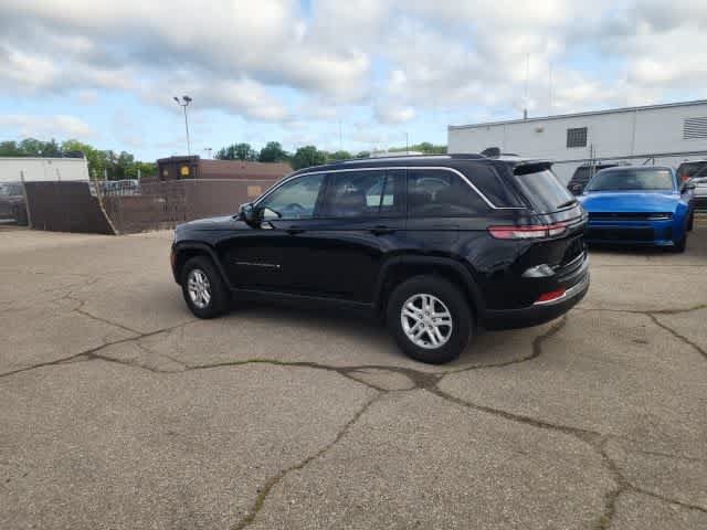 Certified 2023 Jeep Grand Cherokee Laredo w/ Trailer Tow Prep Group (B) AWD/4WD image 25