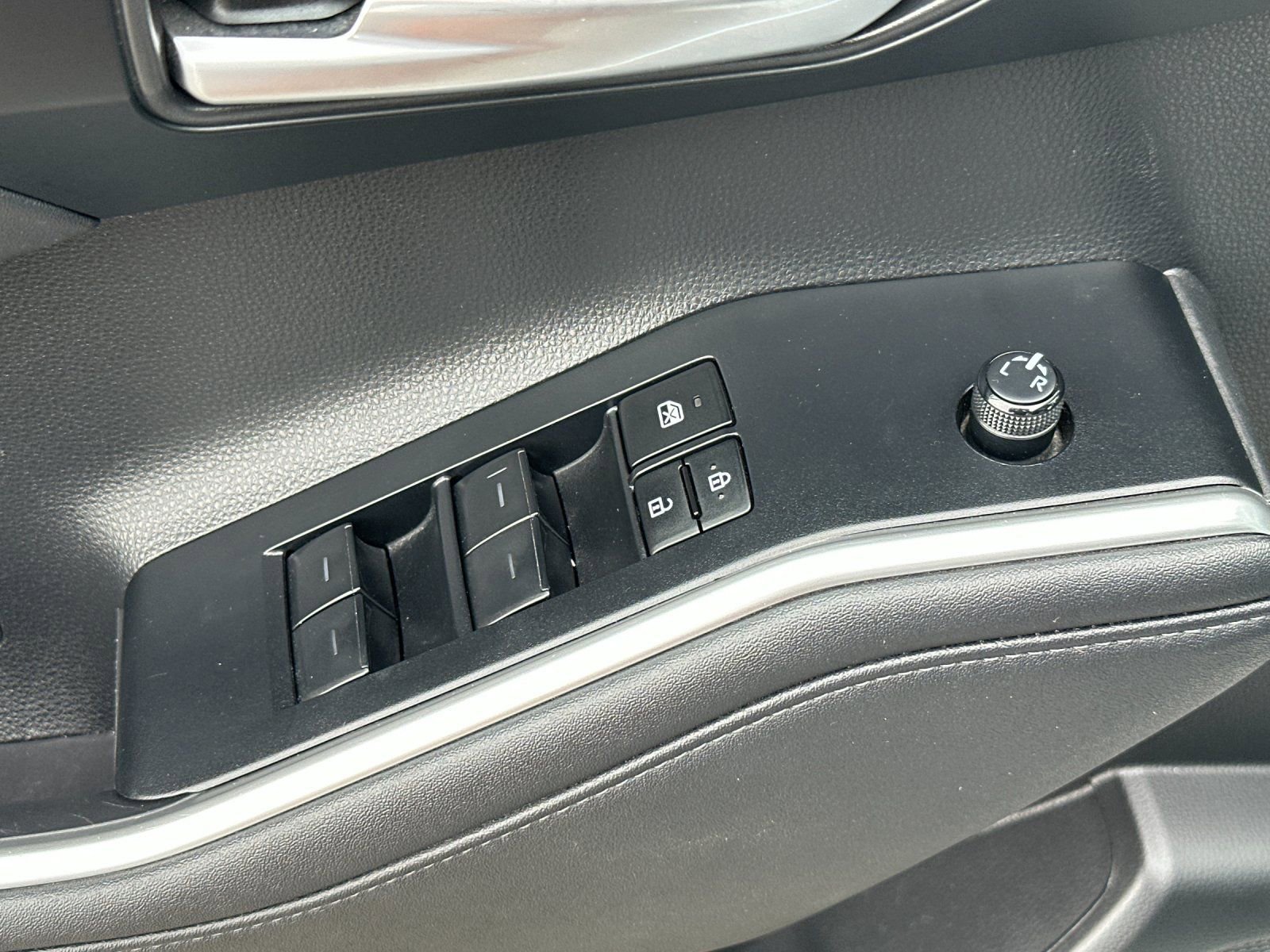 Used 2023 Toyota Highlander XLE image 13