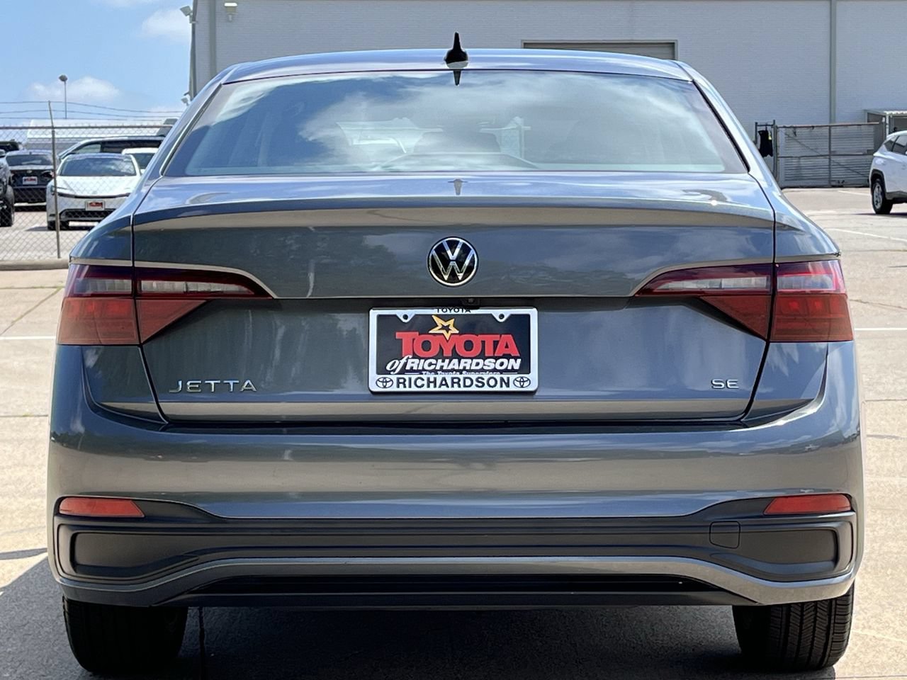 Used 2024 Volkswagen Jetta SE FWD image 5