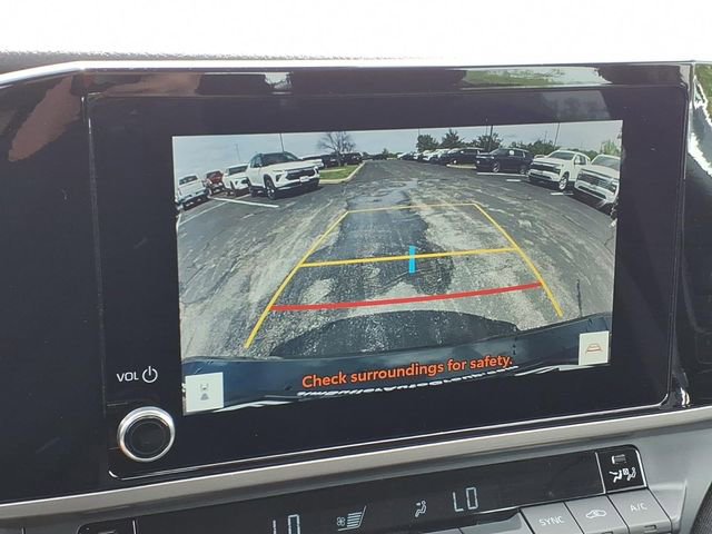 Used 2025 Toyota Camry LE FWD image 6