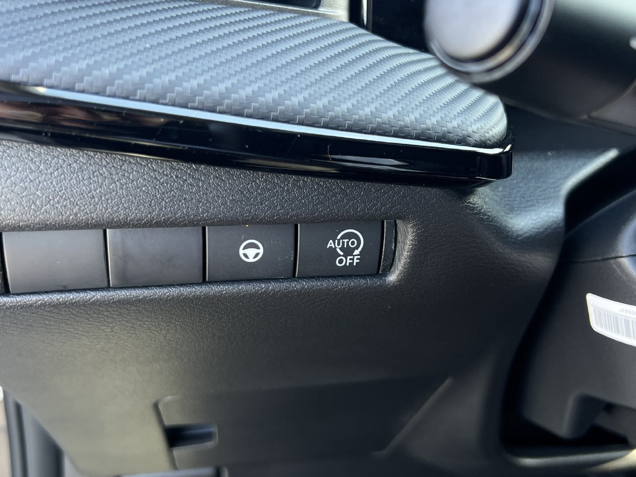 Certified 2026 Nissan Kicks SR FWD image 21