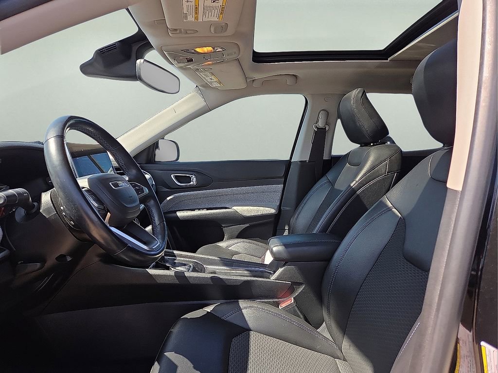 Used 2022 Jeep Compass Latitude w/ Sun and Sound Group image 25