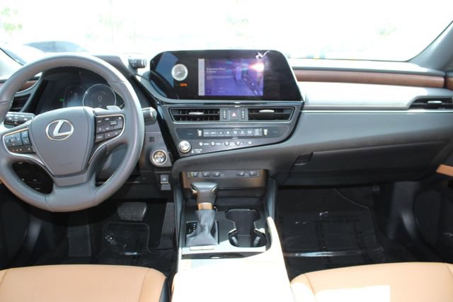 Certified 2024 Lexus ES 300h w/ Premium Package image 10