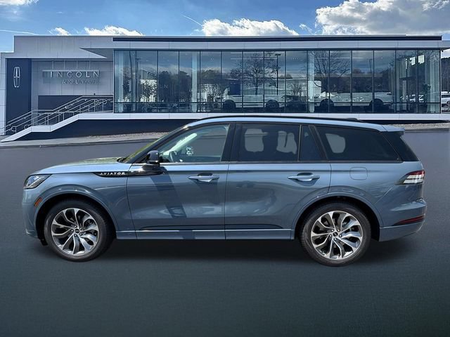 New 2026 Lincoln Aviator 2WD w/ Jet Appearance Package image 4