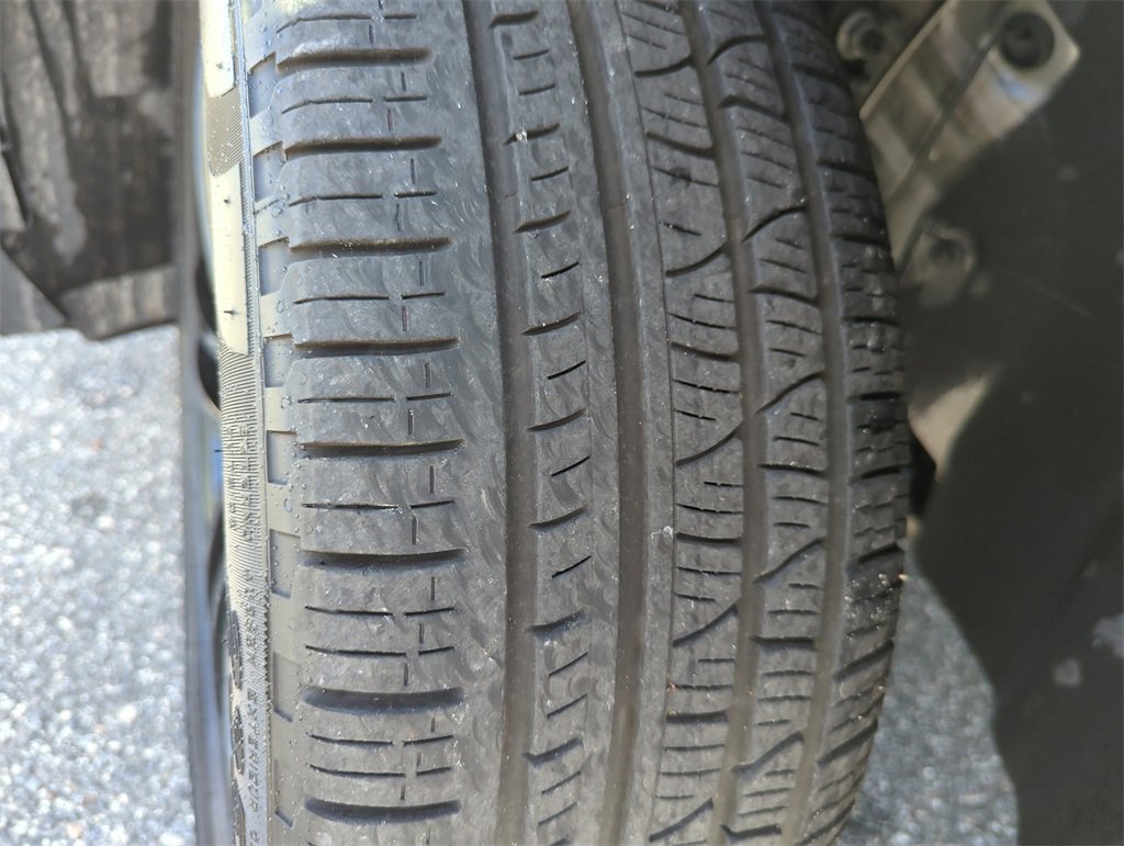 Used 2022 Volkswagen Tiguan SE R-Line image 48