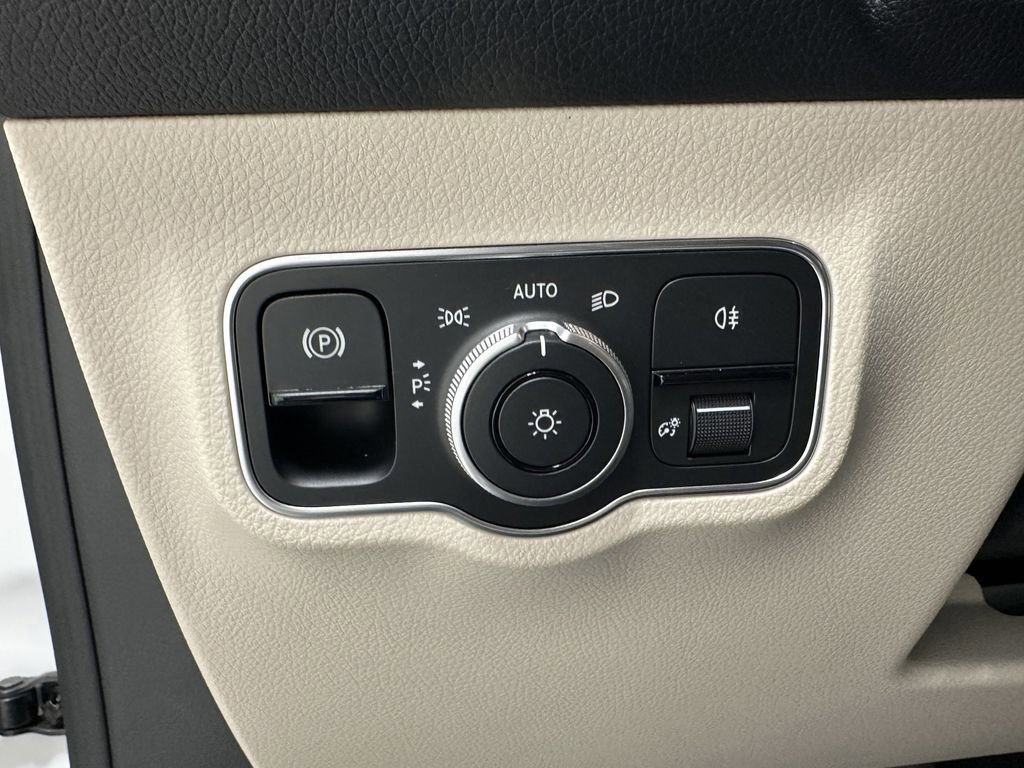 Certified 2024 Mercedes-Benz EQB 250+ image 34