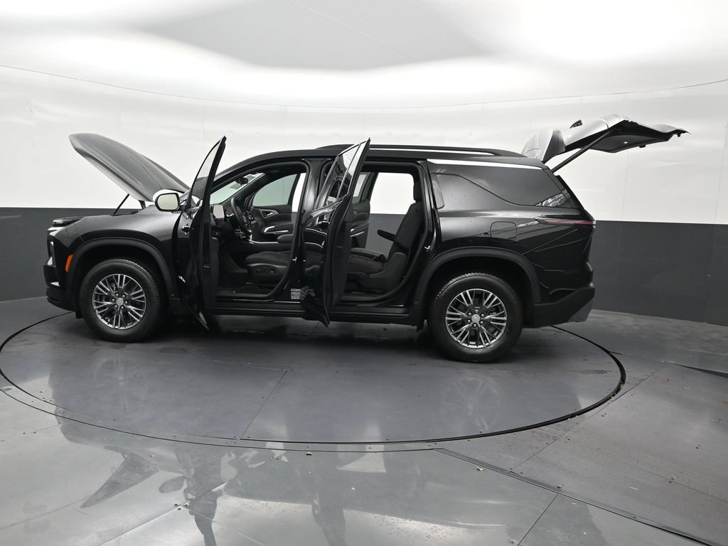Used 2026 Chevrolet Traverse LT FWD image 36