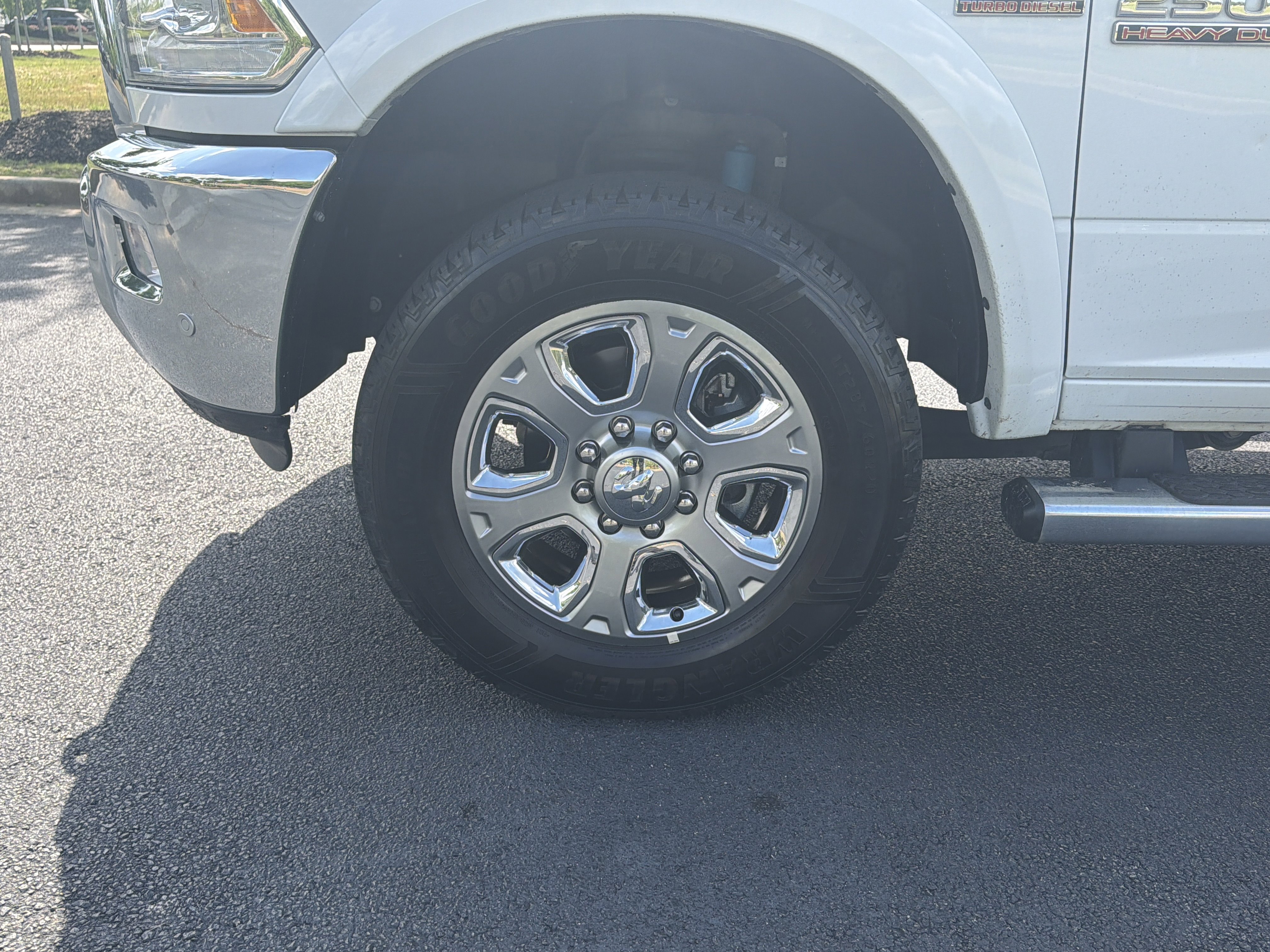 Used 2018 RAM 2500 Laramie w/ Off Road Package AWD/4WD image 32