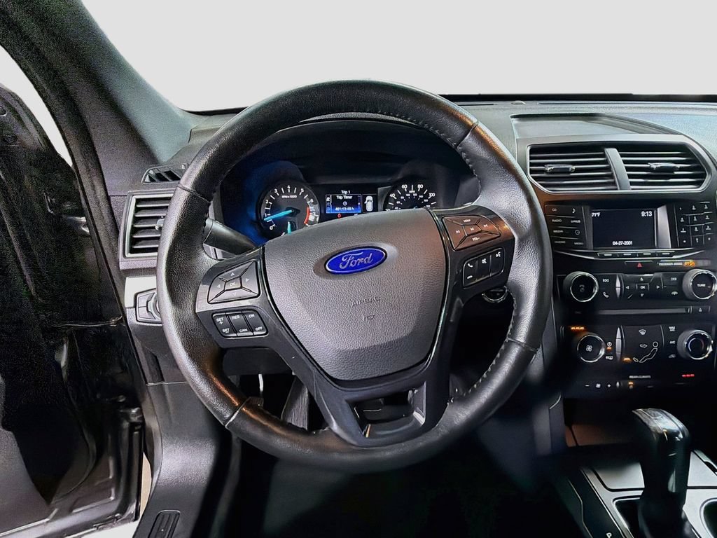 Used 2016 Ford Explorer XLT AWD/4WD image 13