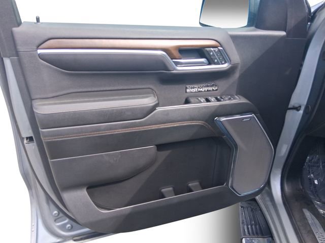 Used 2024 Chevrolet Silverado 1500 High Country w/ Technology Package AWD/4WD image 11