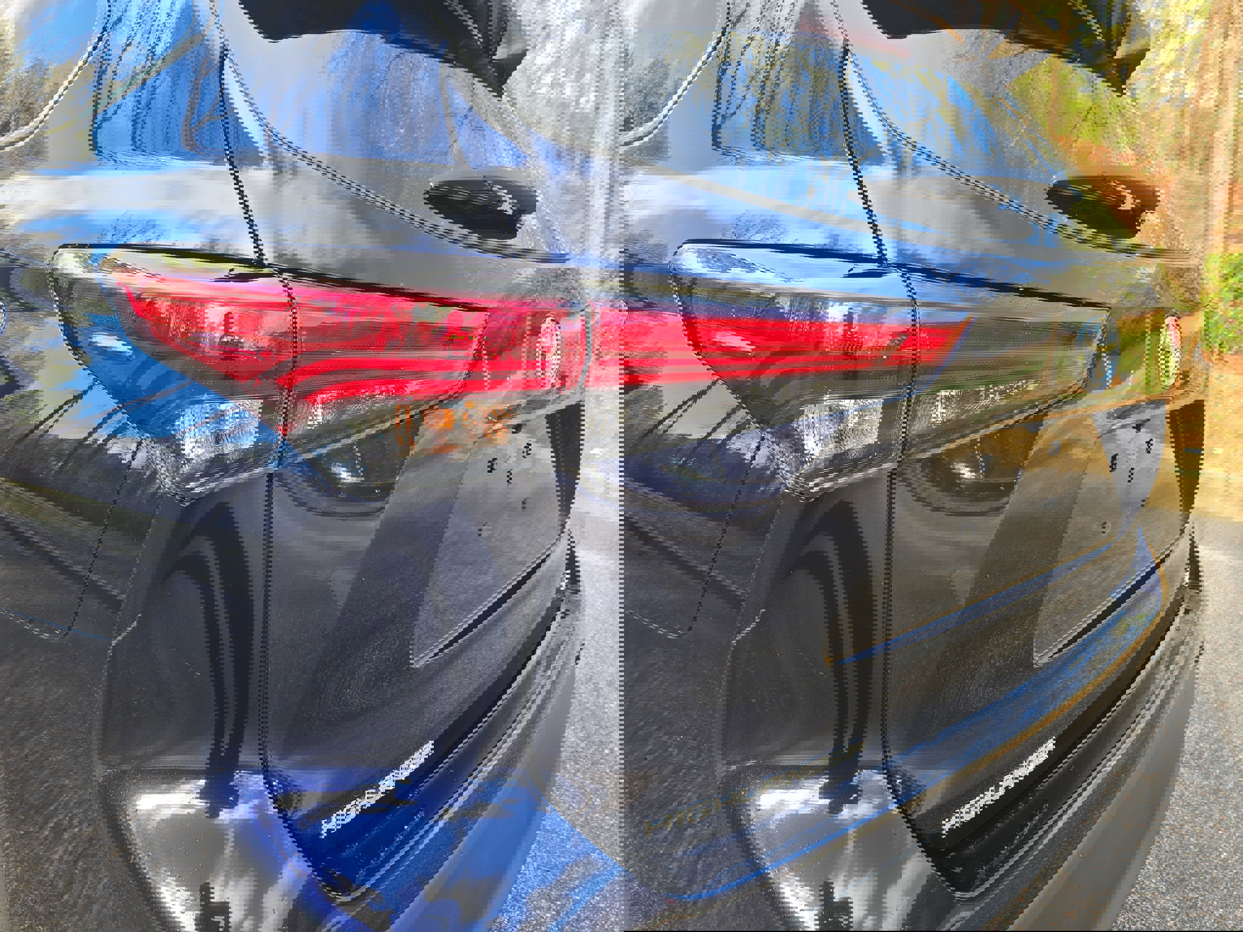 Used 2023 Toyota Highlander XLE image 34