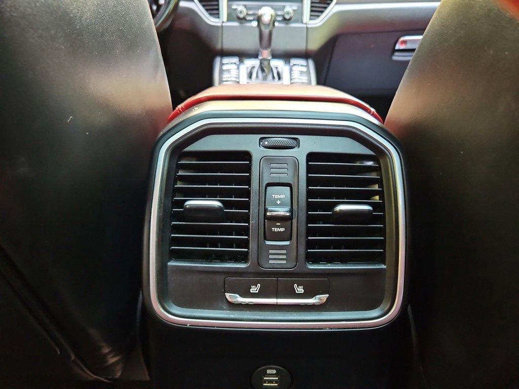 Used 2018 Porsche Macan GTS image 30