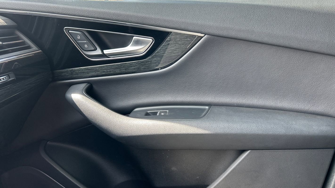 Used 2017 Audi Q7 3.0T Premium Plus w/ Premium Plus Package image 28