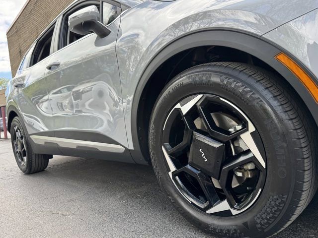 Used 2026 Kia Sportage EX FWD image 8