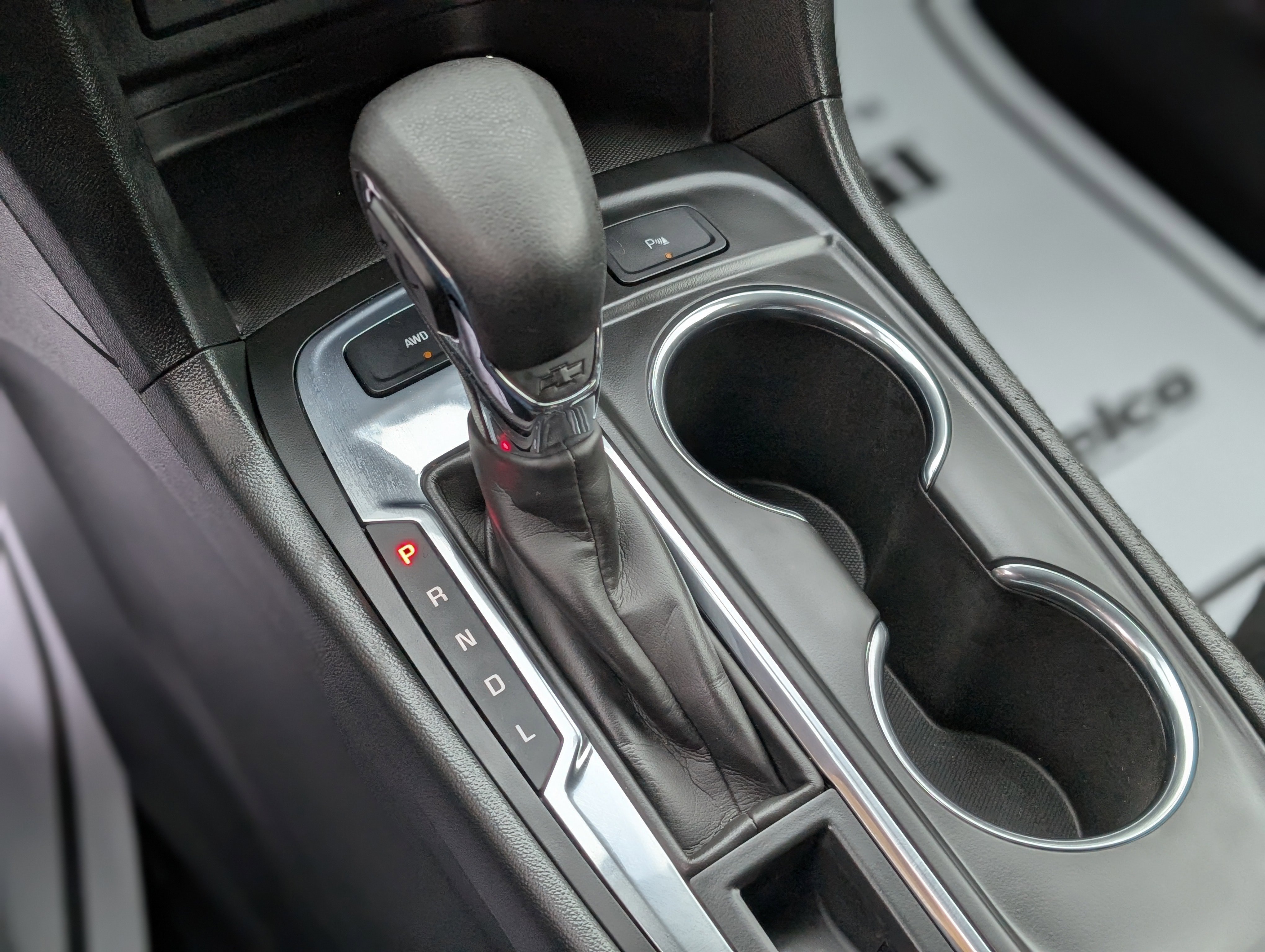 Used 2022 Chevrolet Equinox LT w/ Driver Convenience Package image 23