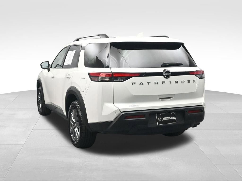 Used 2025 Nissan Pathfinder SV FWD image 4