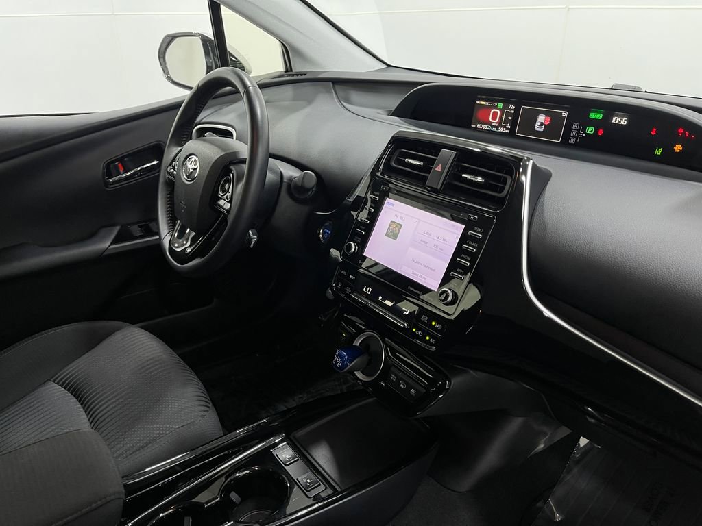Used 2020 Toyota Prius Prime LE image 18