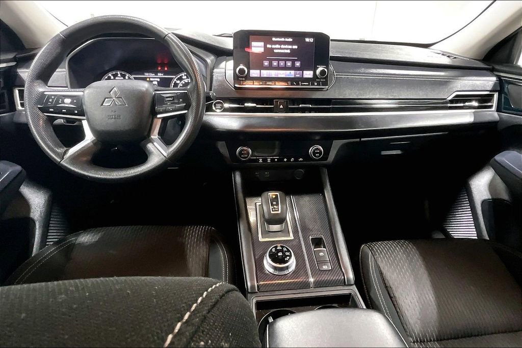 Used 2022 Mitsubishi Outlander ES image 18