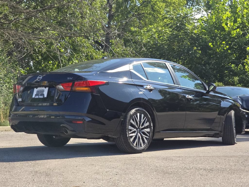 Used 2024 Nissan Altima 2.5 SV w/ SV Premium Package FWD image 14