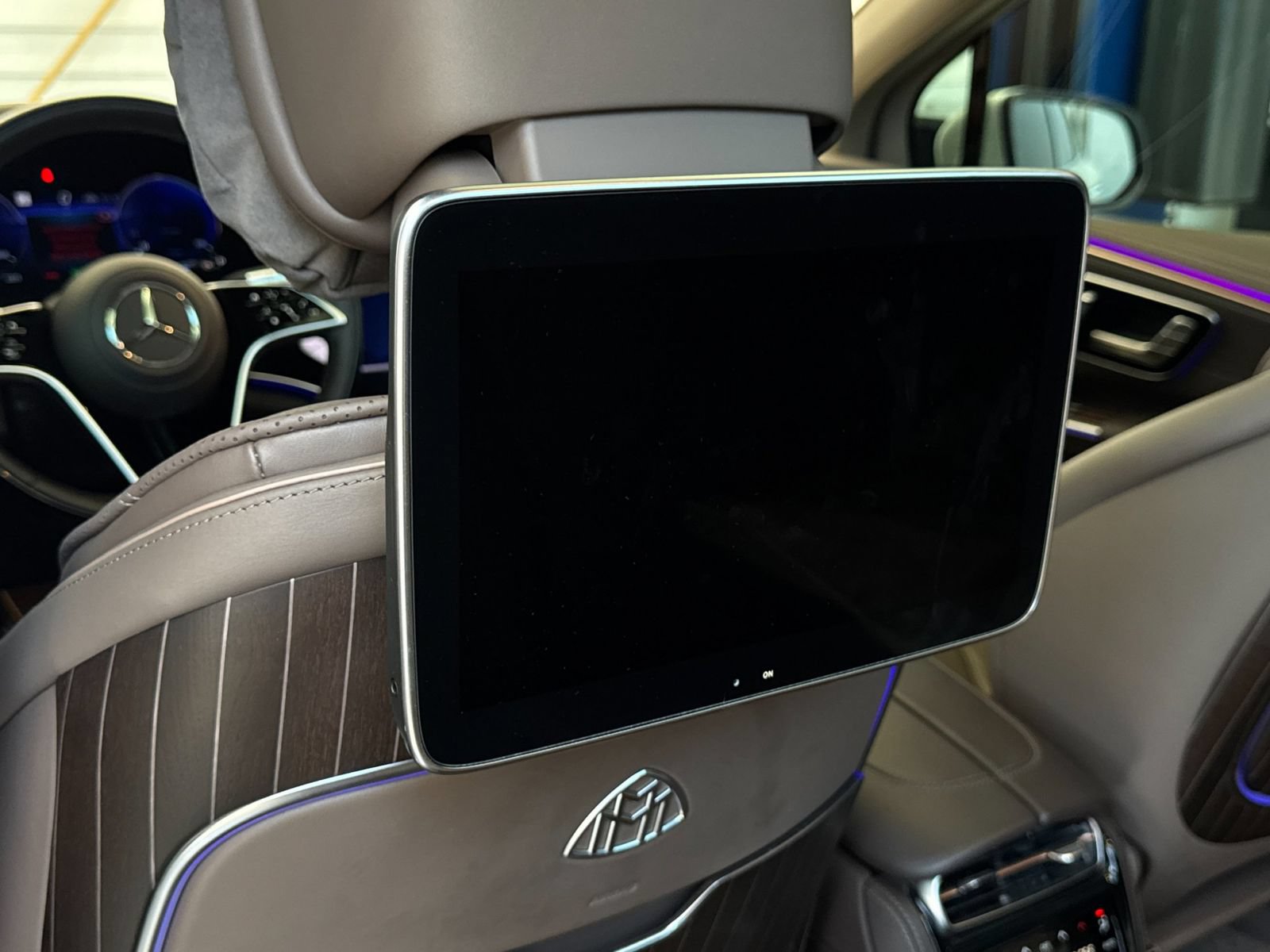 Used 2024 Mercedes-Benz Maybach EQS 680 4MATIC image 17