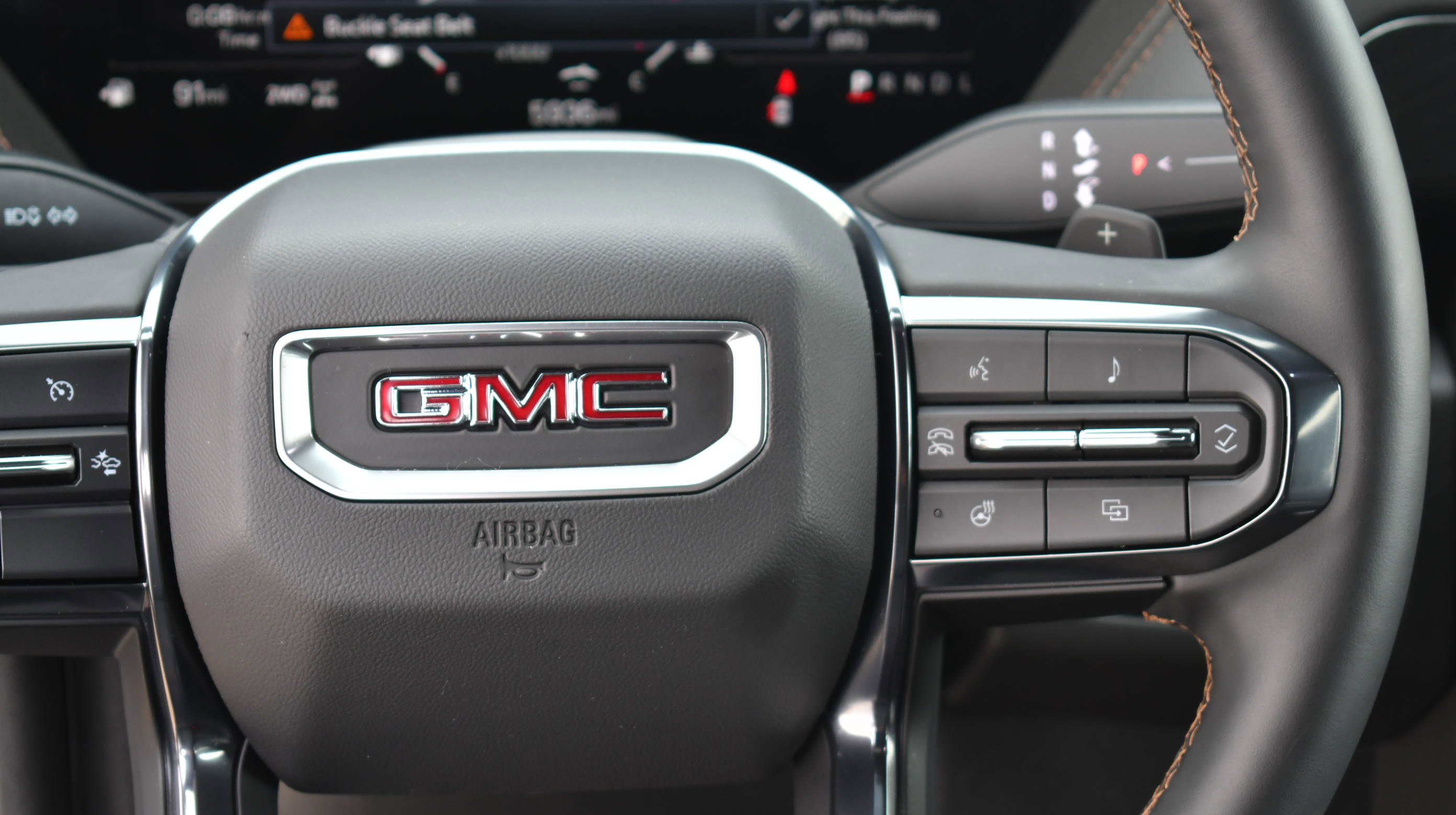 Used 2025 GMC Yukon AT4 AWD/4WD image 21