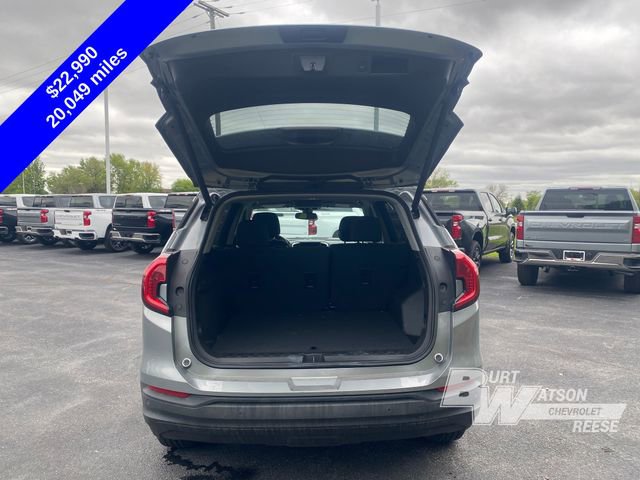 Used 2023 GMC Terrain SLE w/ Driver Convenience Package FWD image 17