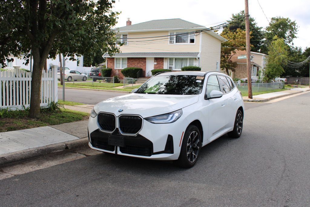 Used 2025 BMW X3 xDrive30i AWD/4WD image 2