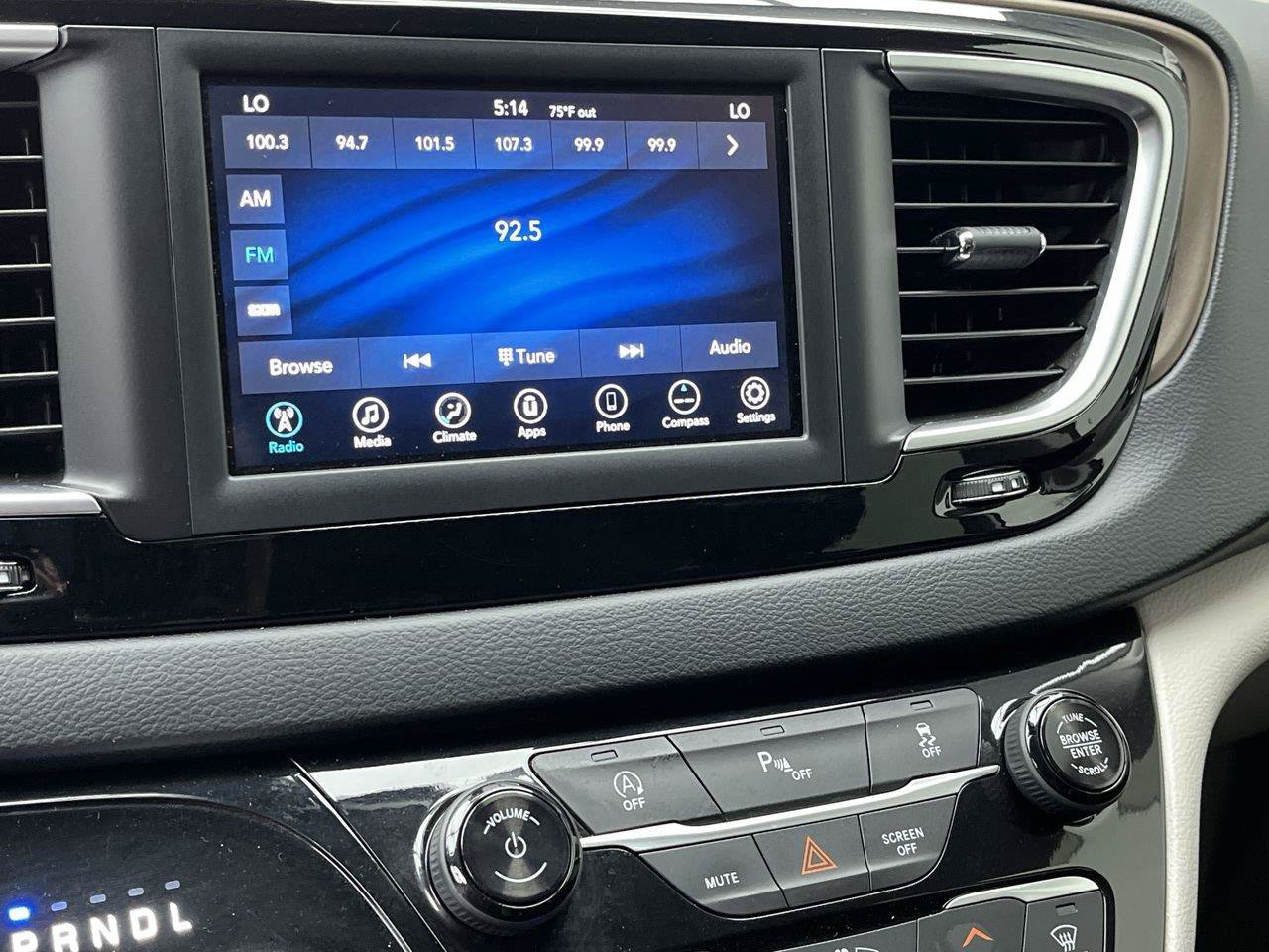 Used 2018 Chrysler Pacifica Touring Plus FWD image 16