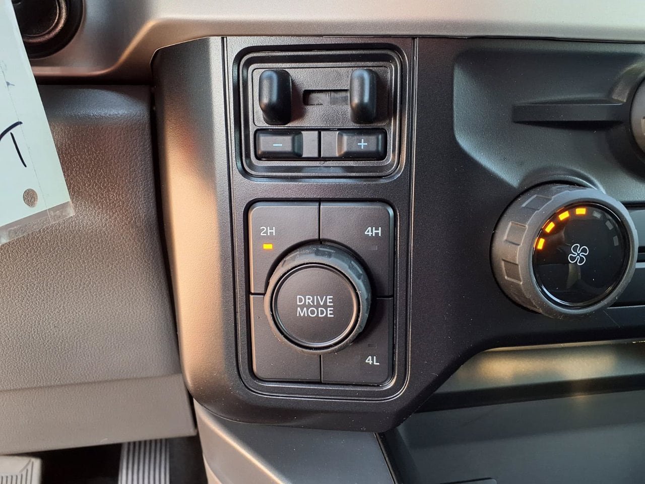 New 2027 Ford F350 XLT AWD/4WD image 12