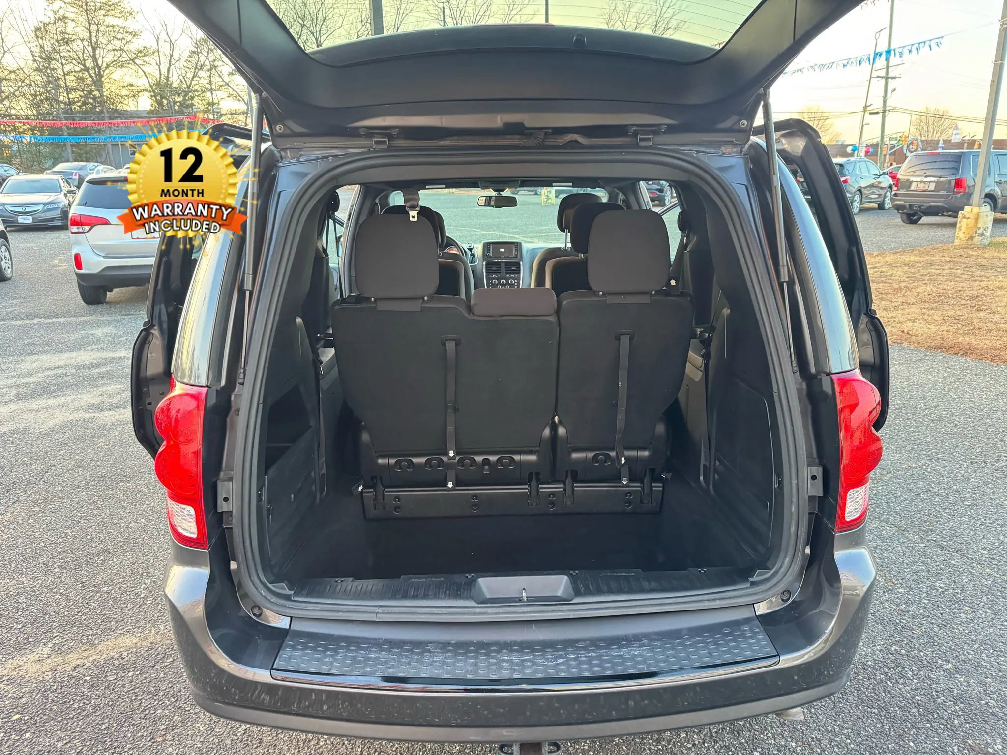 Used 2017 Dodge Grand Caravan SE image 14