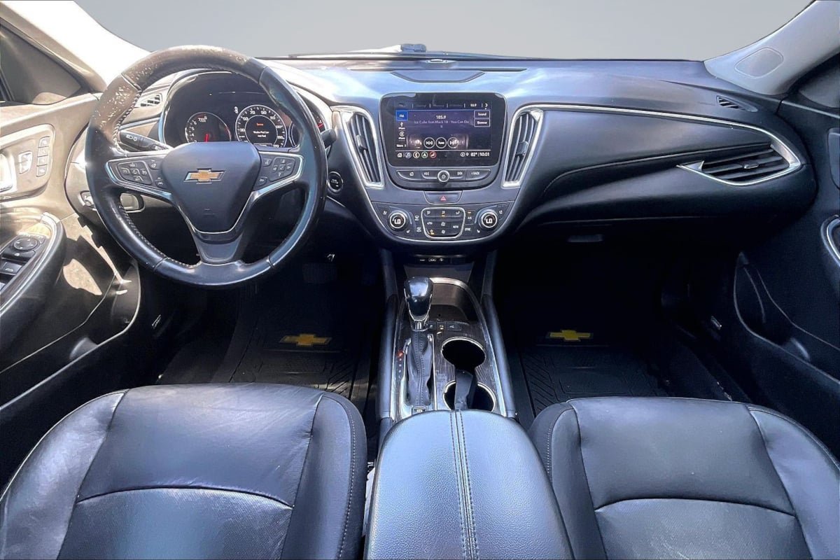 Used 2021 Chevrolet Malibu Premier FWD image 15