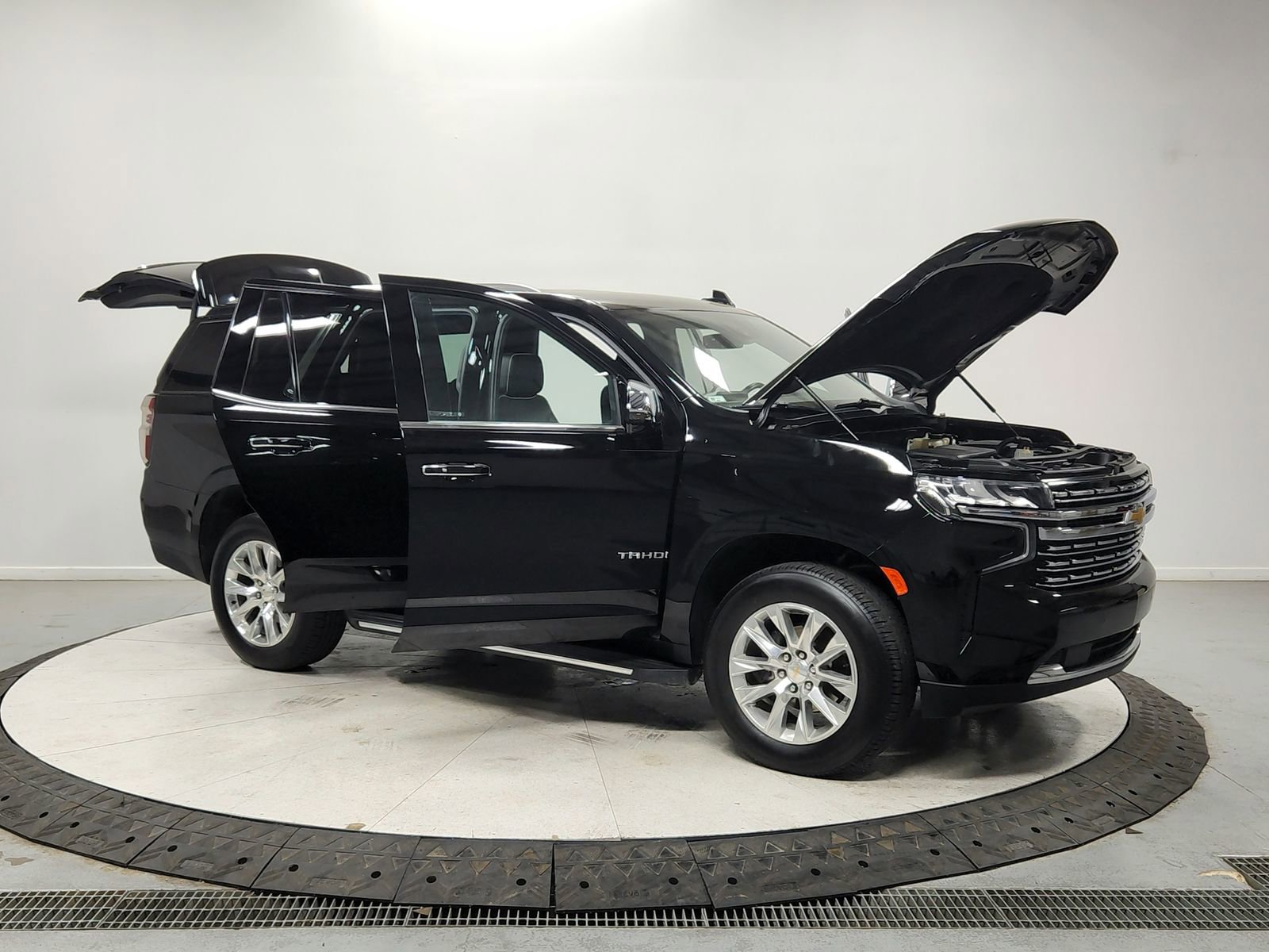 Used 2024 Chevrolet Tahoe Premier image 9