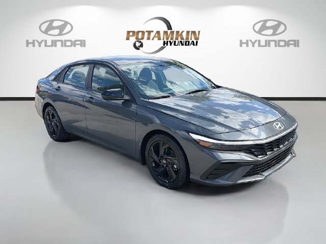 Certified 2026 Hyundai Elantra Sport FWD image 4