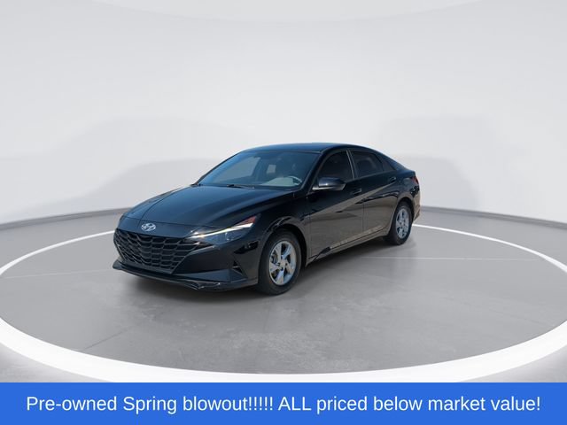Used 2023 Hyundai Elantra SE FWD image 4