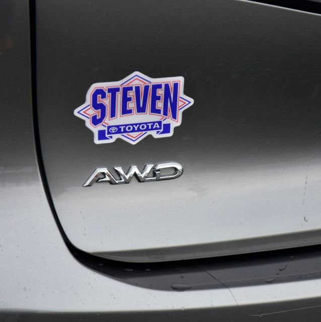 Used 2023 Toyota Crown Limited image 10