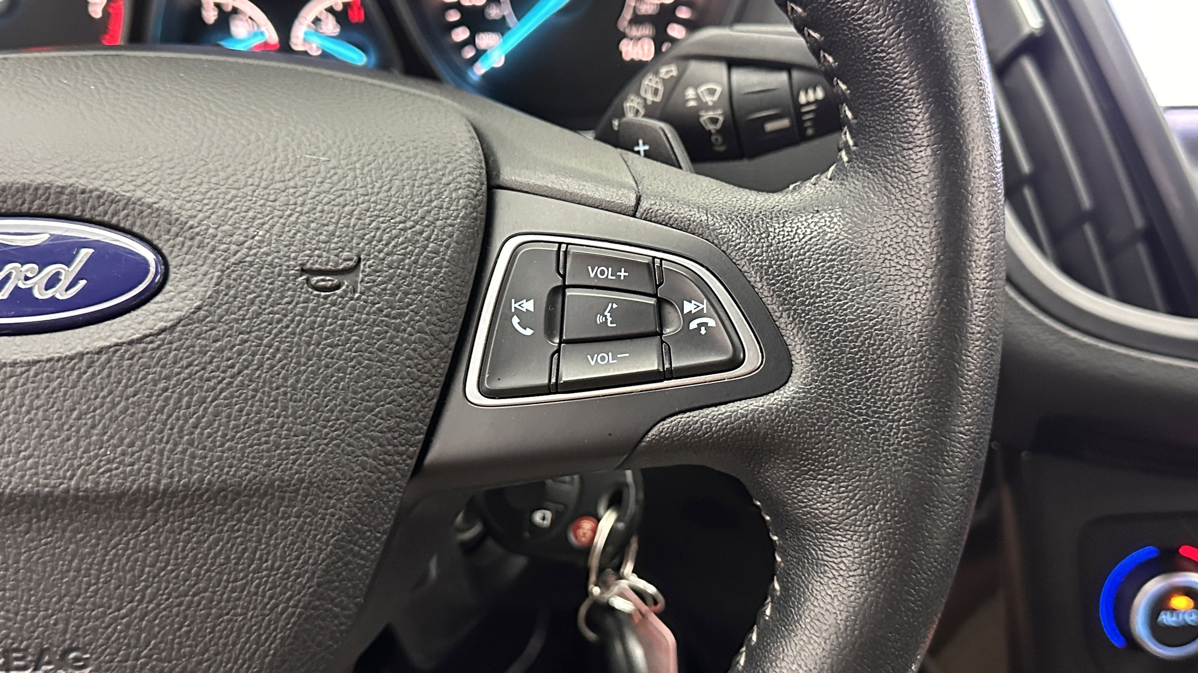 Used 2018 Ford Escape SE w/ SE Sport Appearance Package AWD/4WD image 19
