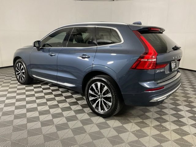 Used 2023 Volvo XC60 B5 Plus w/ Climate Package AWD/4WD image 4