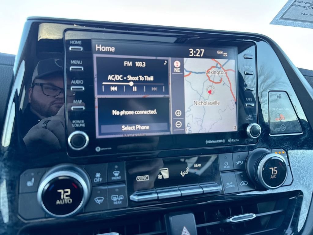 Used 2020 Toyota Highlander XLE image 14