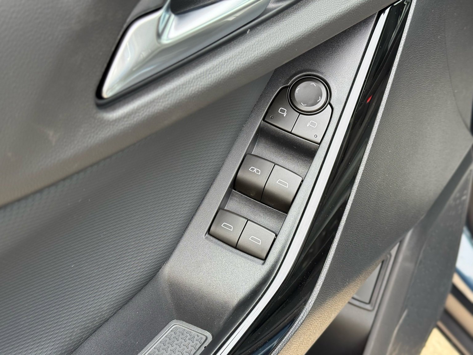 New 2026 Chevrolet Equinox LT w/ Convenience Package II image 10