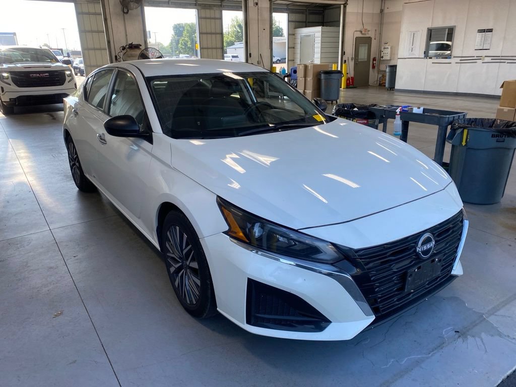 Used 2024 Nissan Altima 2.5 SV