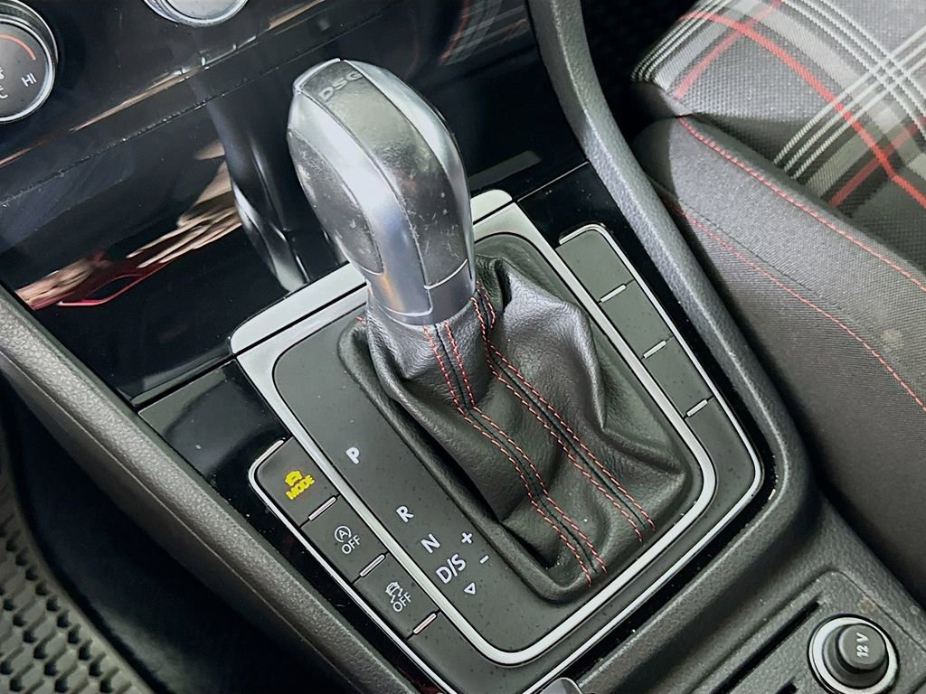 Used 2019 Volkswagen GTI SE image 29