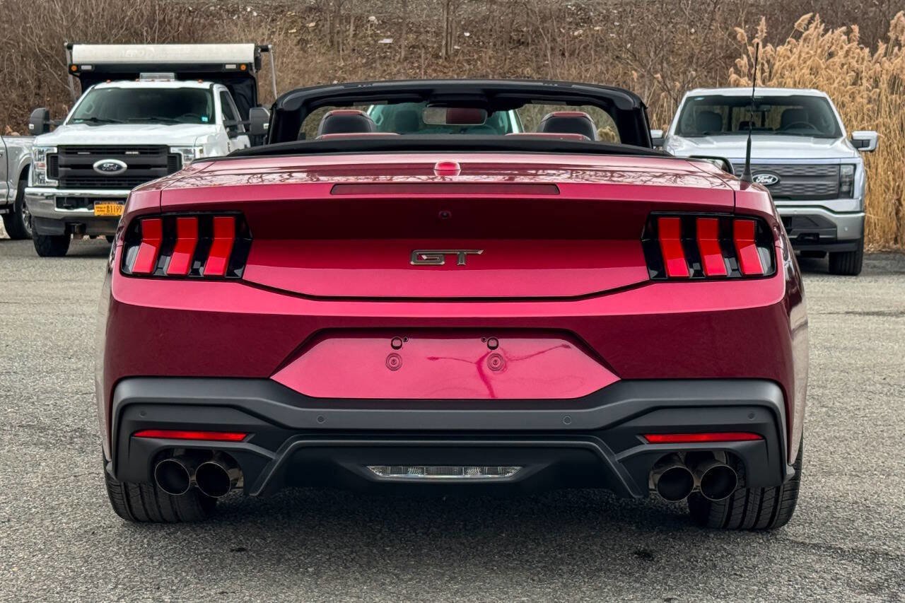 Used 2025 Ford Mustang GT Premium image 4