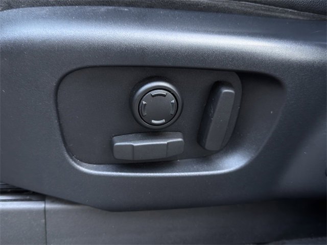 Used 2018 Land Rover Discovery HSE image 24