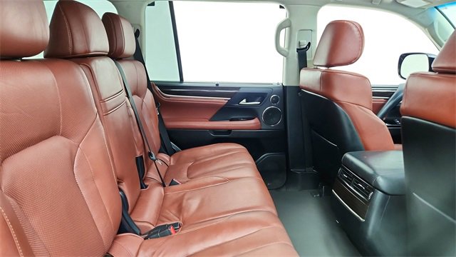 Used 2021 Lexus LX 570 4WD w/ 3rd Row & Luxury Pkg image 24