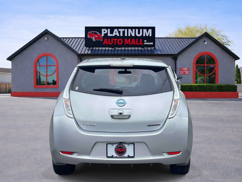 Used 2016 Nissan Leaf SV w/ Premium Package FWD image 6
