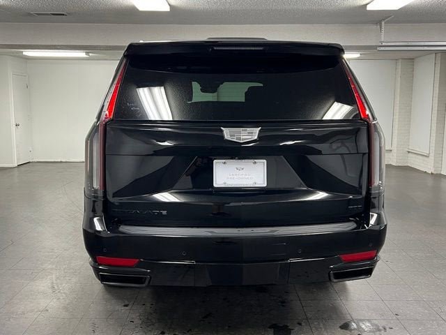 Used 2024 Cadillac Escalade Sport Platinum w/ LPO, ONYX Package AWD/4WD image 3