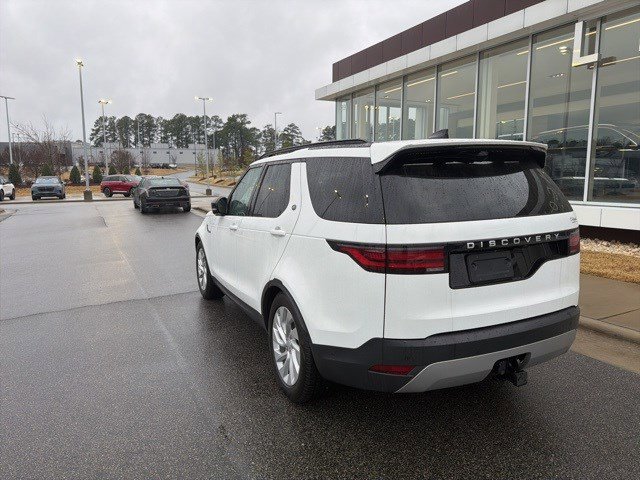 Used 2025 Land Rover Discovery S image 10